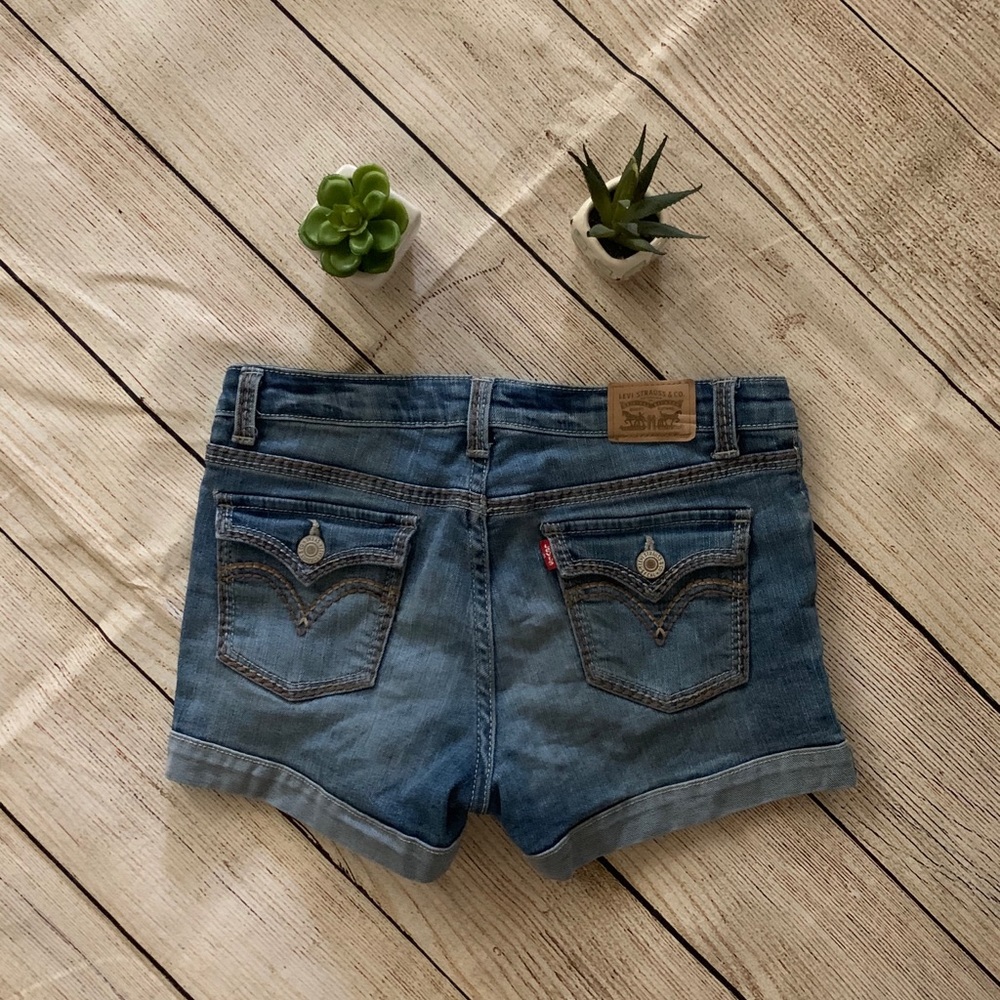 Kids Levi’s denim shorts